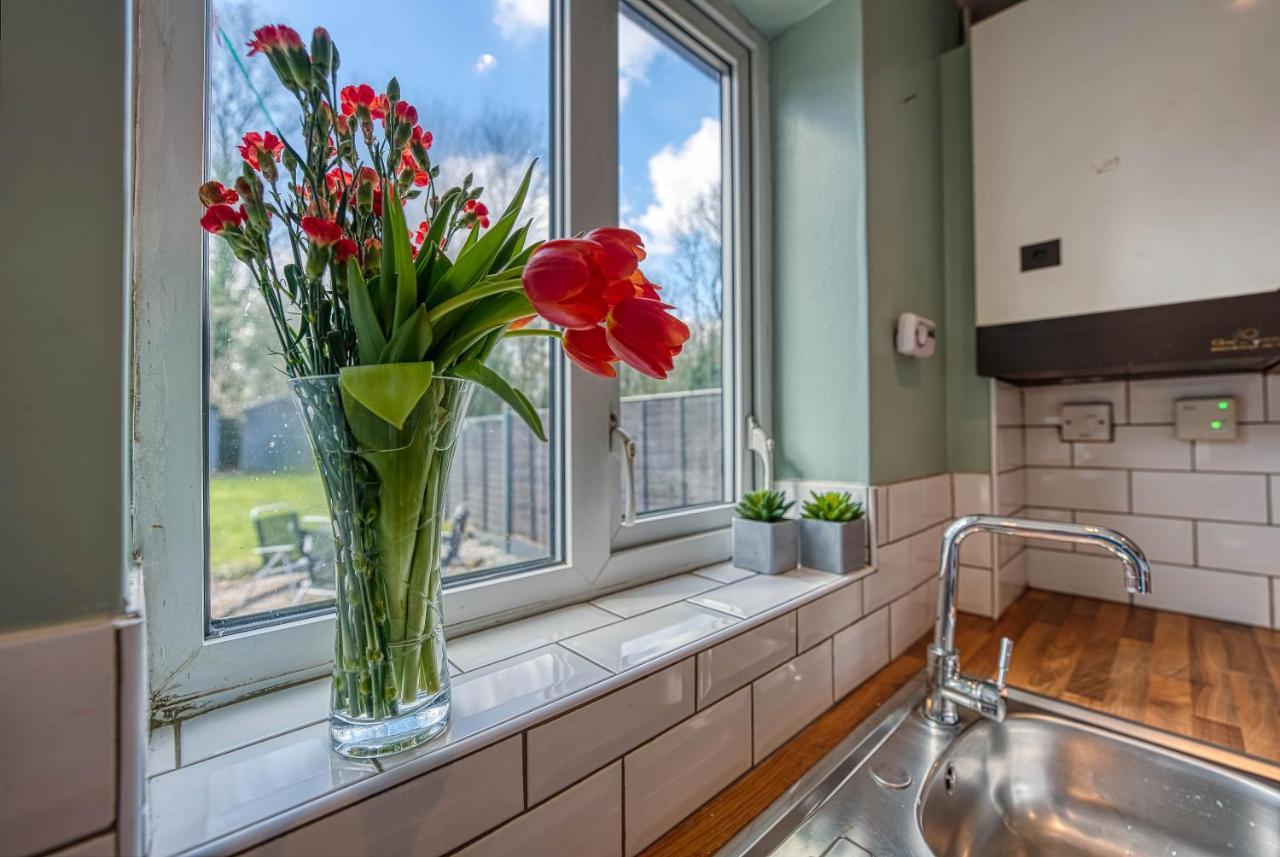 Capri 13 Sa - Contemporary 2 Bedroom House In Loughborough With Free Parking, Close To Loughborough University & M1 Motorway 外观 照片